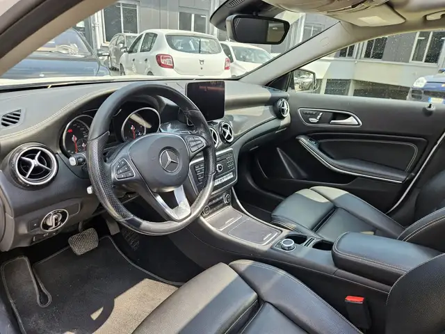 Mercedes-Benz Gla view 6