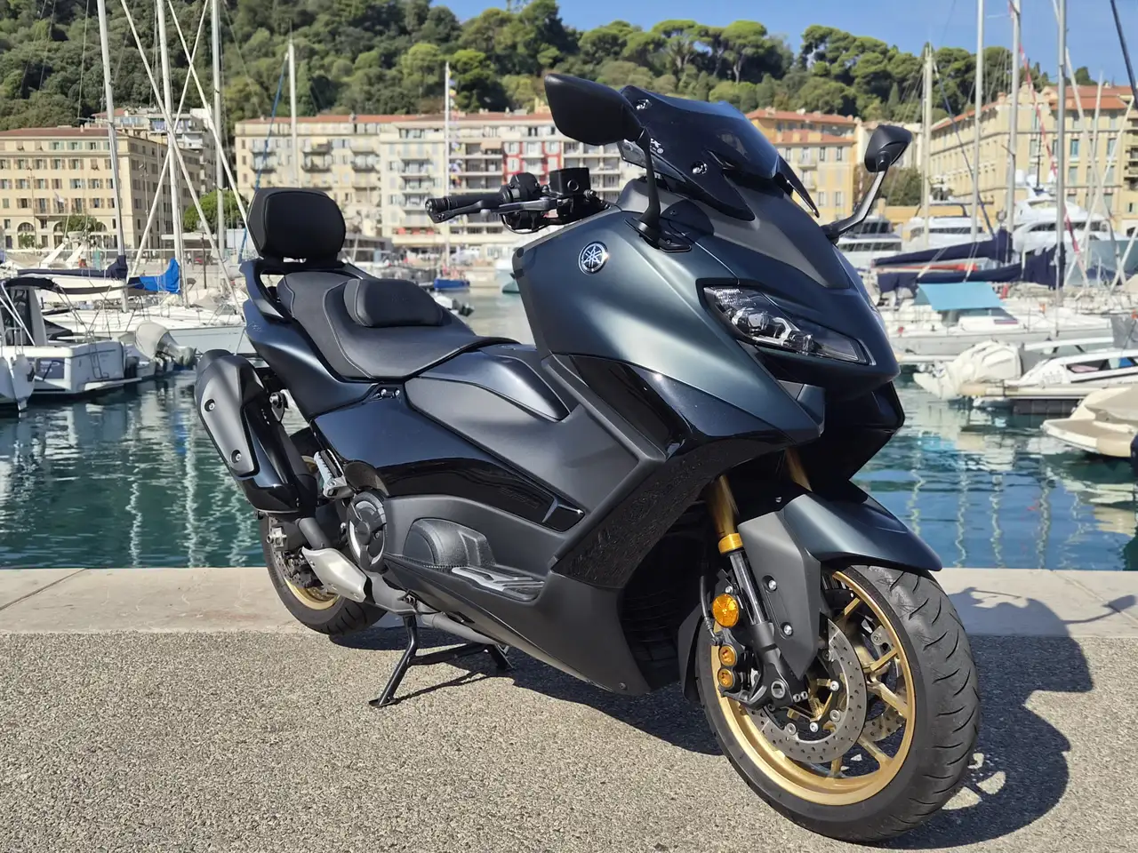 Yamaha Tmax 560