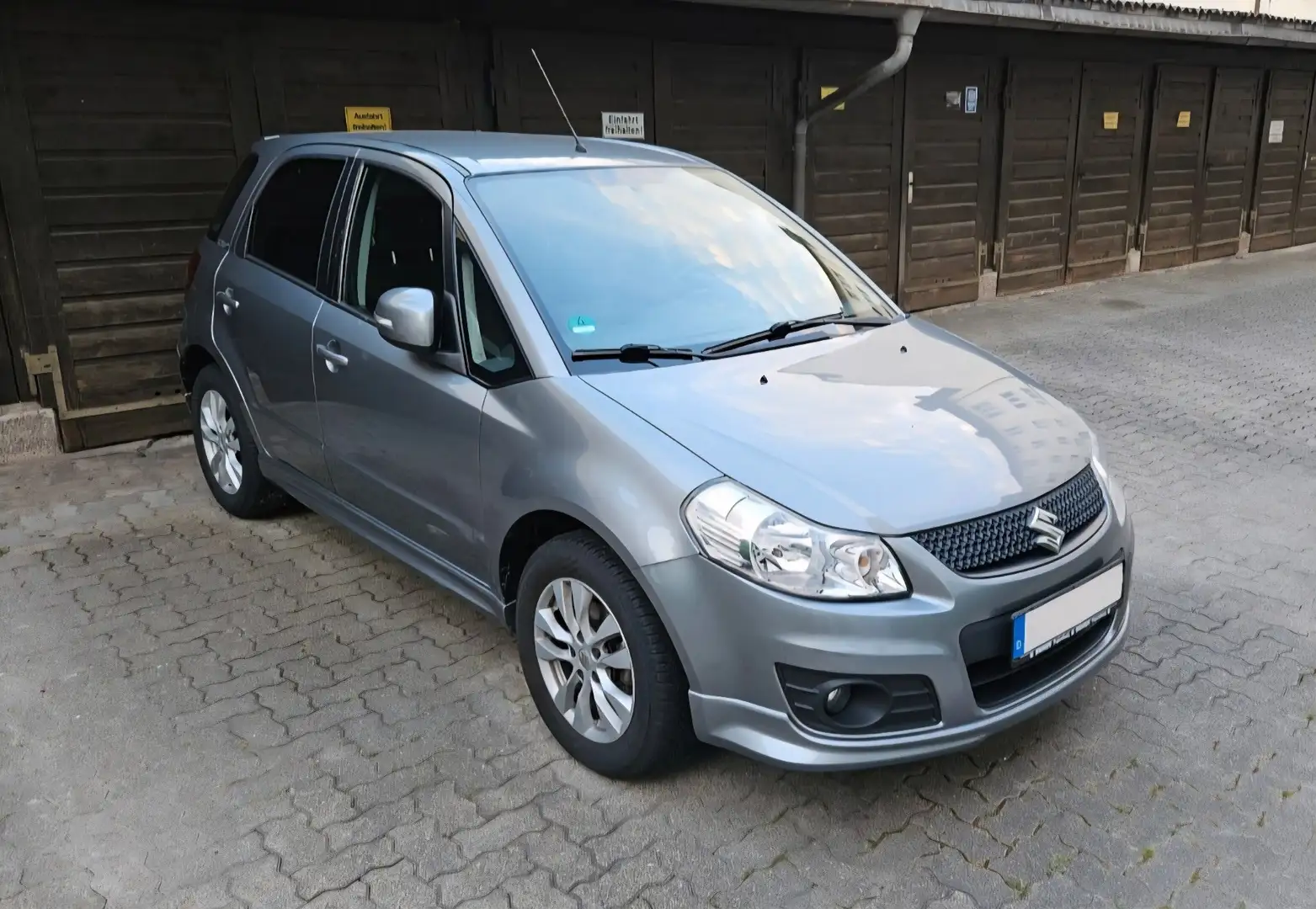Suzuki SX4 City+ Grau - 2