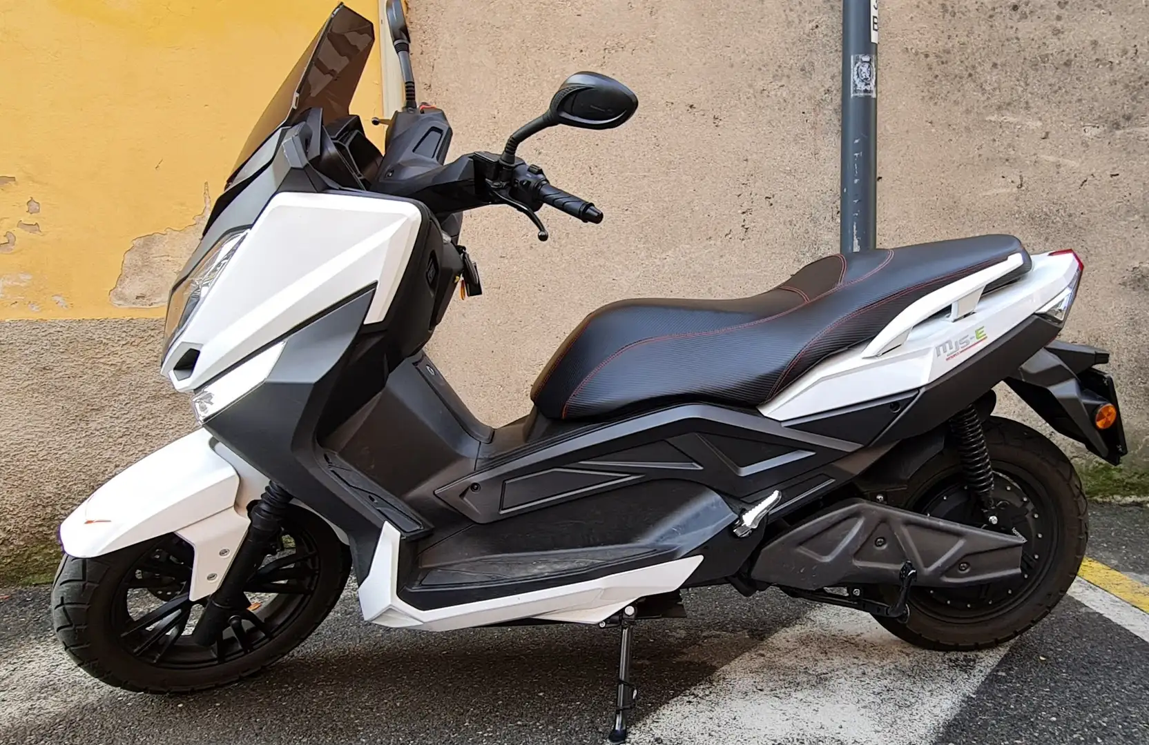 Jonway MJS-E Bílá - 1