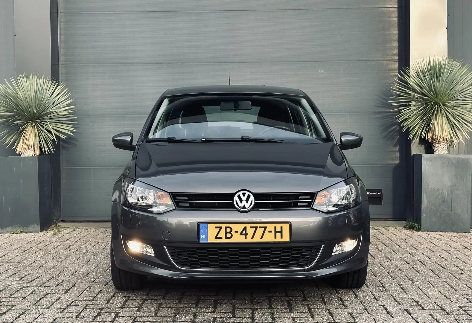 Volkswagen Polo 1.2-12V BlueMotion Comfortline Gris - 2