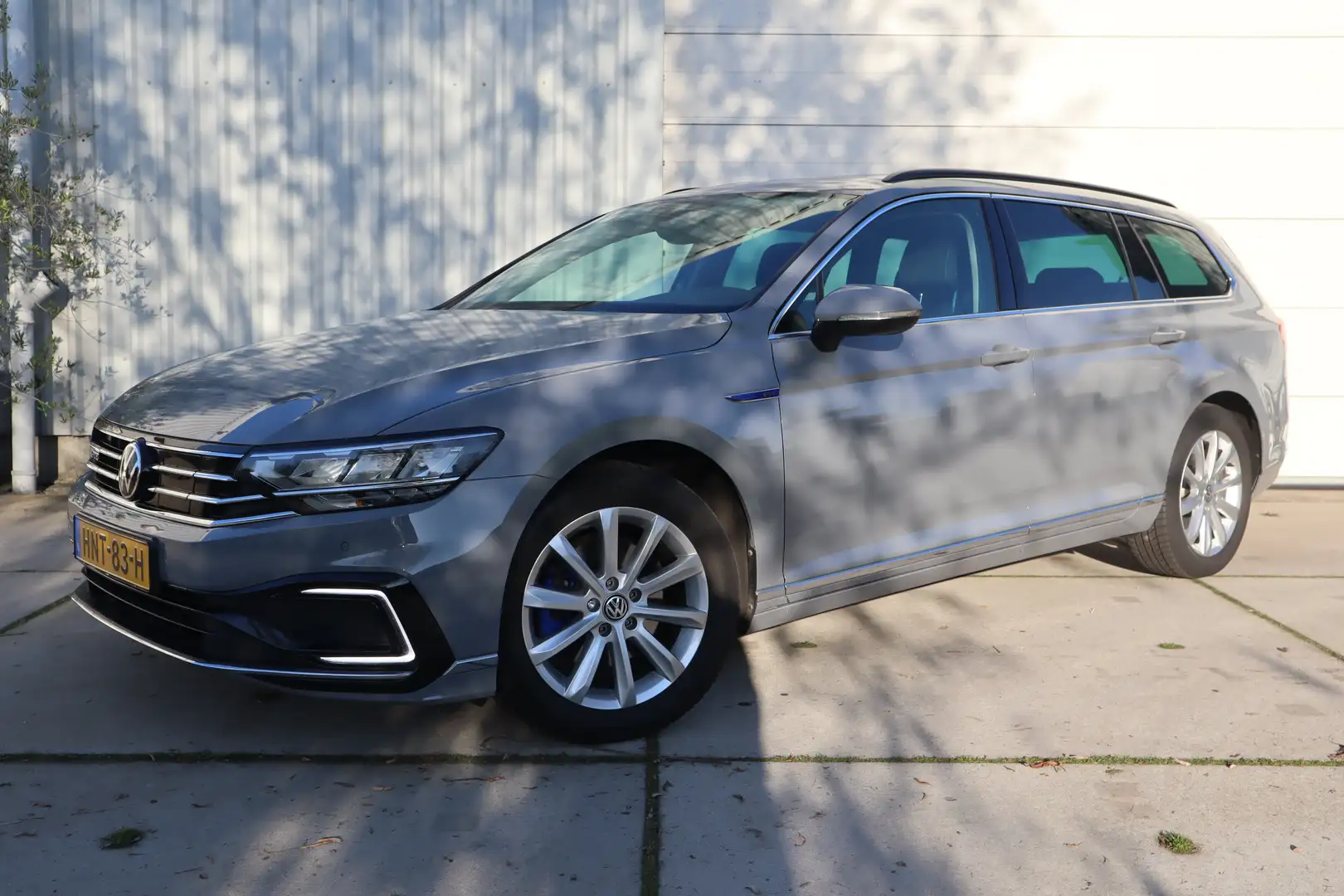 Volkswagen Passat Variant 1.4 TSI GTE Bus. Pan-dak/Carplay/Ergo €251,-p/m Gris - 1