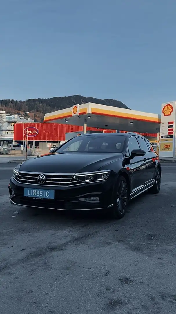 Volkswagen Passat Variant Elegance 2,0 SCR TDI DSG R Line Schwarz - 1