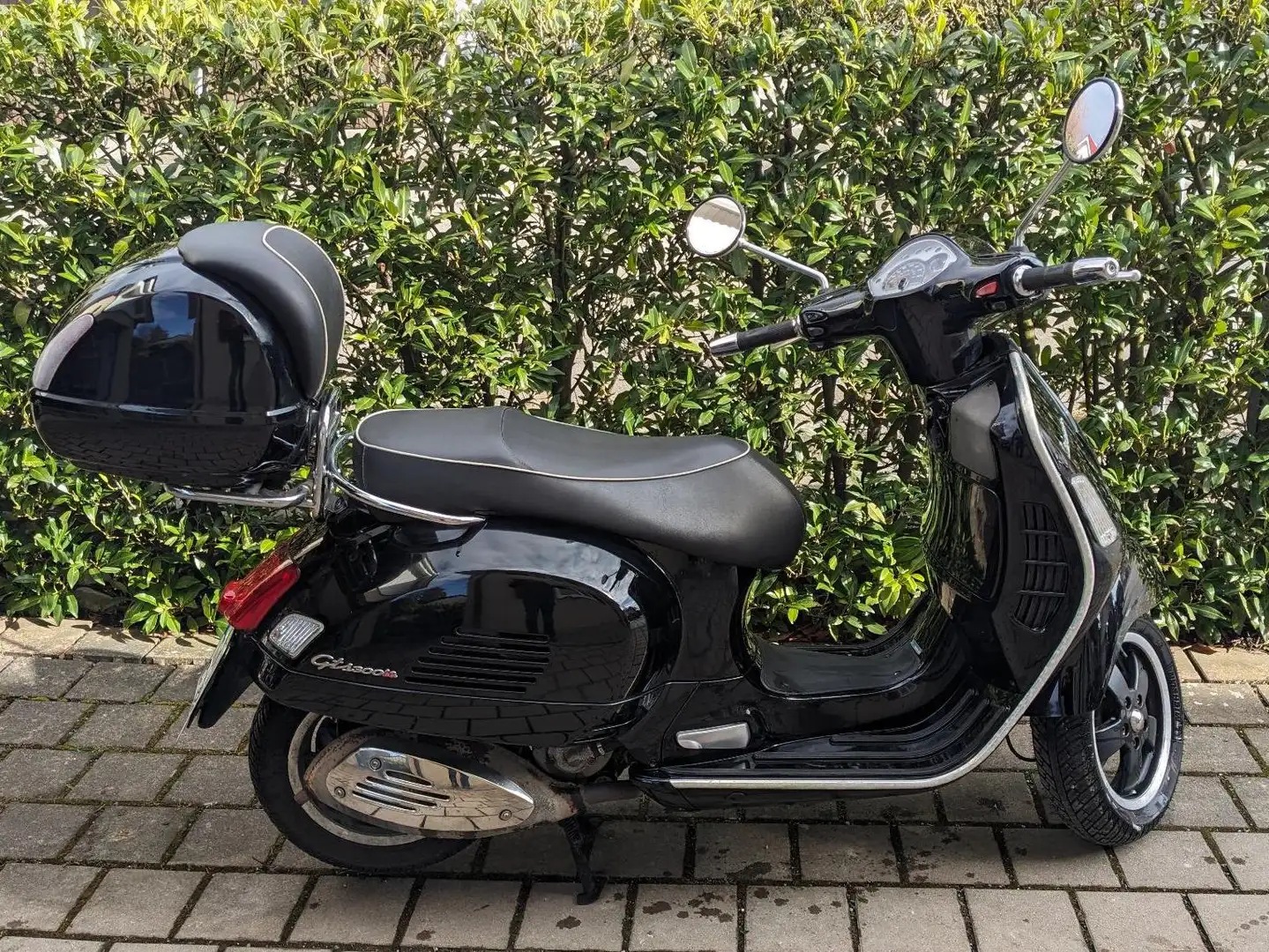 Vespa GTS Super 300 Negru - 1