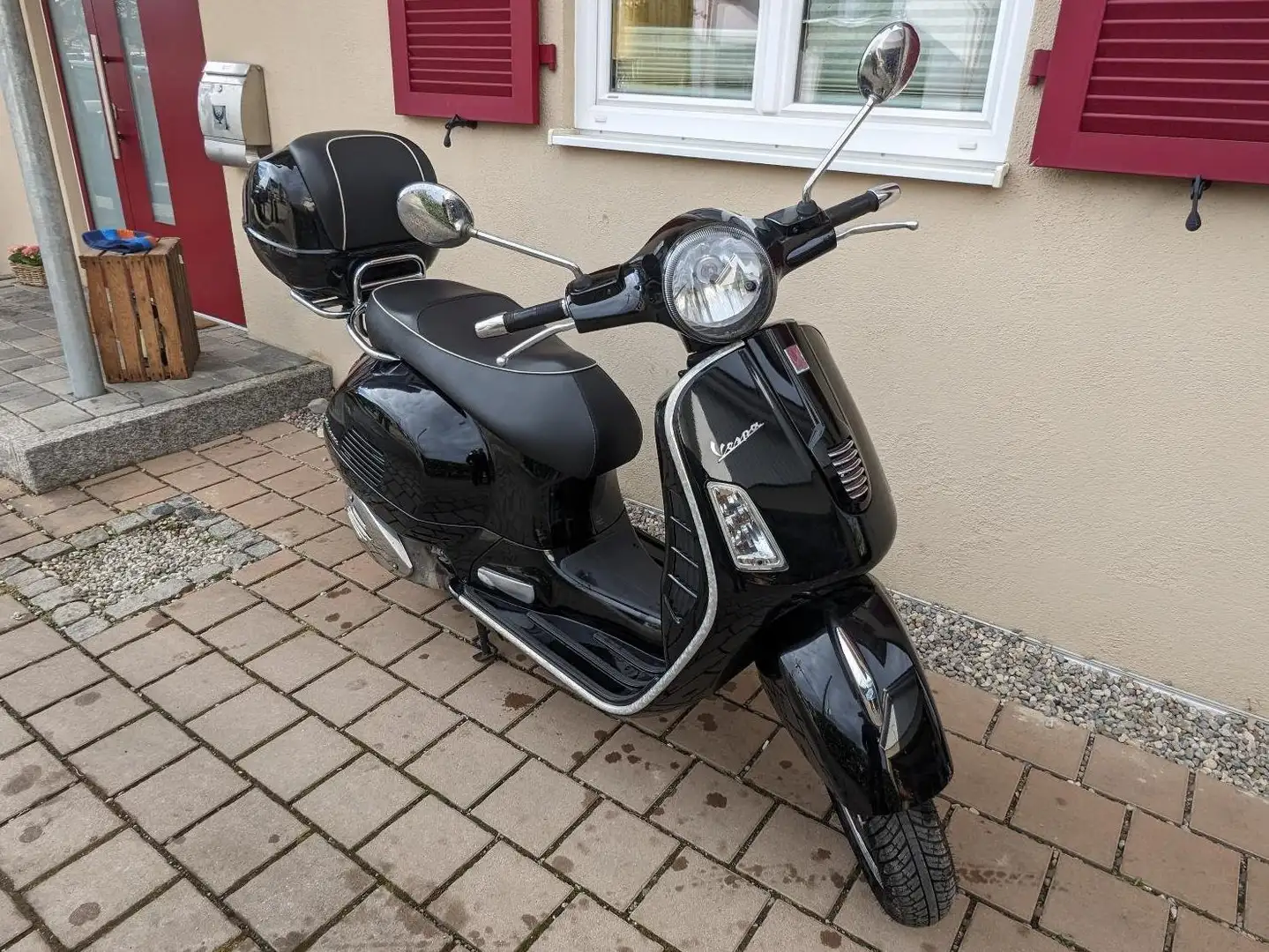 Vespa GTS Super 300 Negru - 2