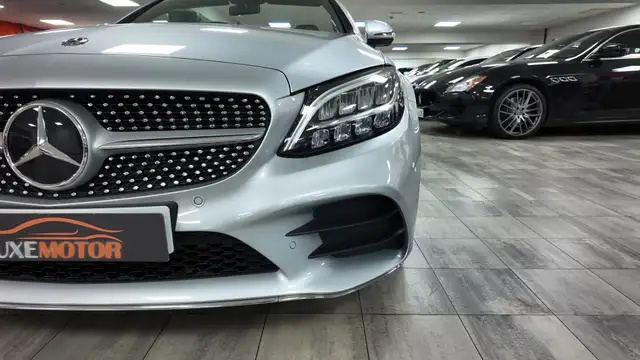 Mercedes-Benz C-Class view 9