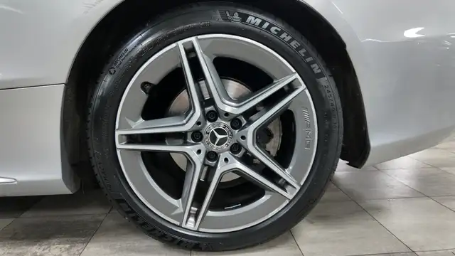 Mercedes-Benz C-Class view 13