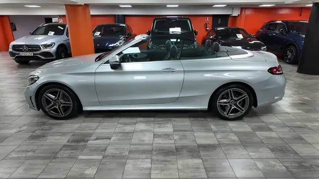 Mercedes-Benz C-Class view 3