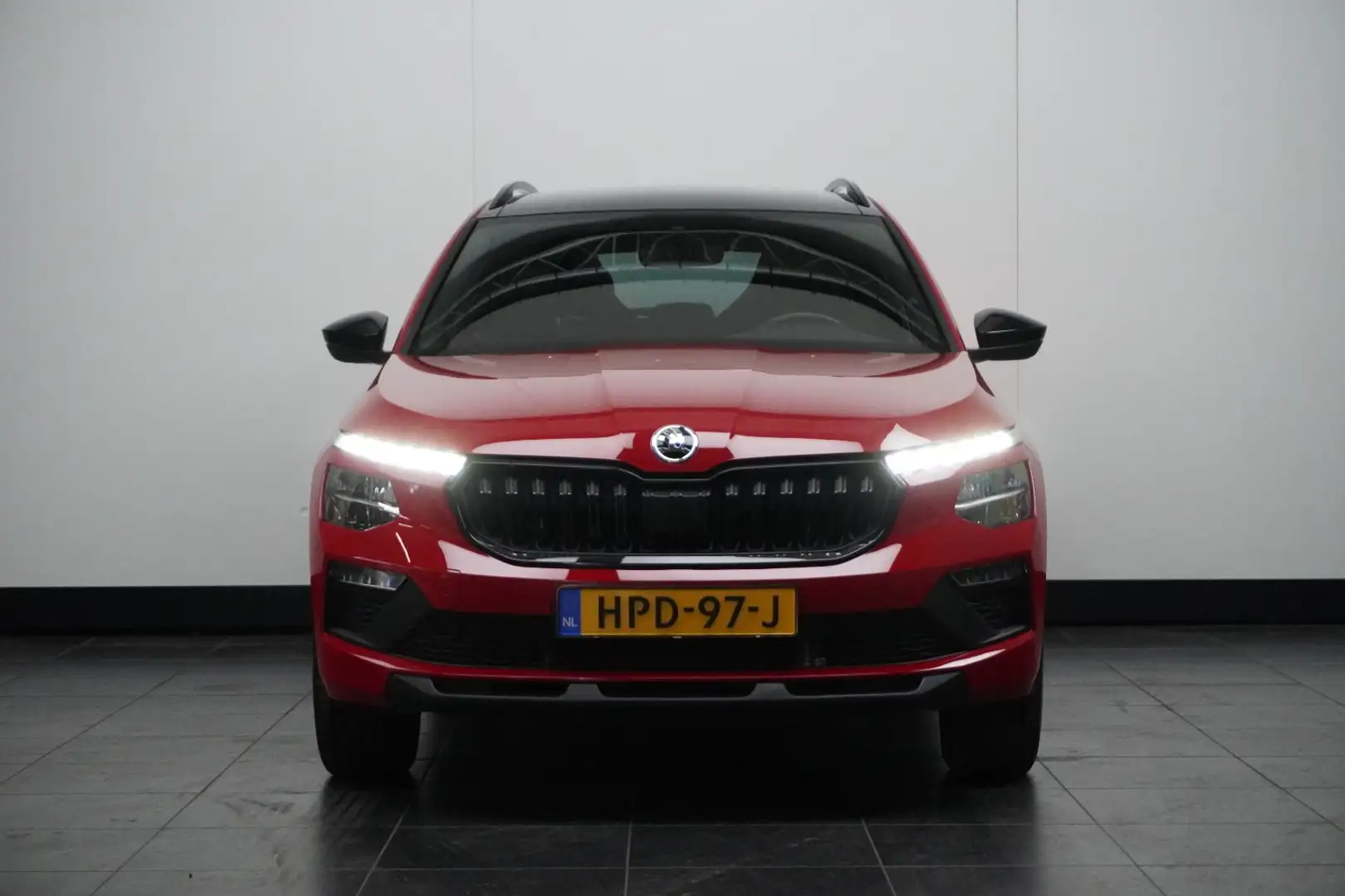 Skoda Kamiq 1.0 TSI DSG Sport Business | Panoramadak | Apple C Red - 2