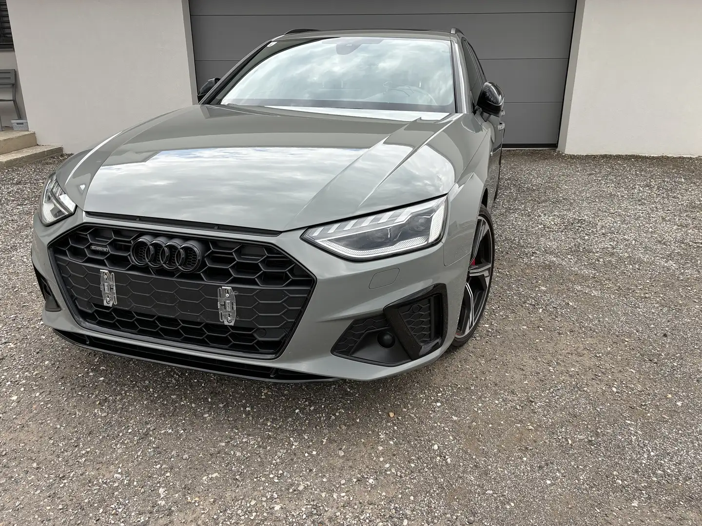 Audi A4 Avant 40 TDI quattro S-line S-tronic Competition Grau - 2