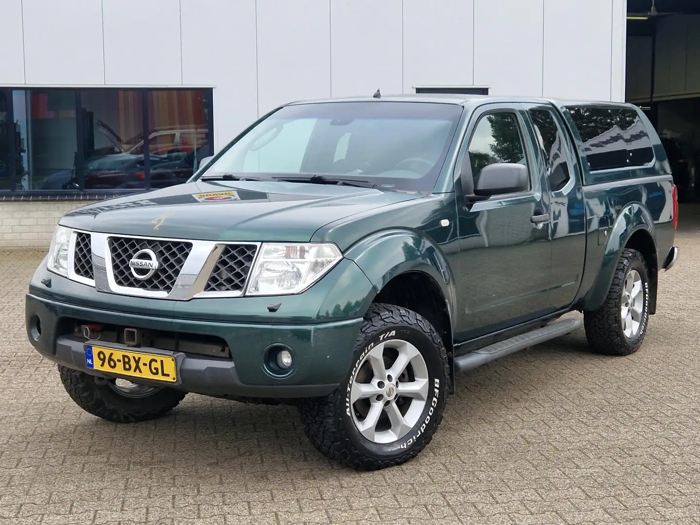 Nissan Navara 2.5 dCi LE King Cab 4X4 EXPORT NO APK! Vert - 2