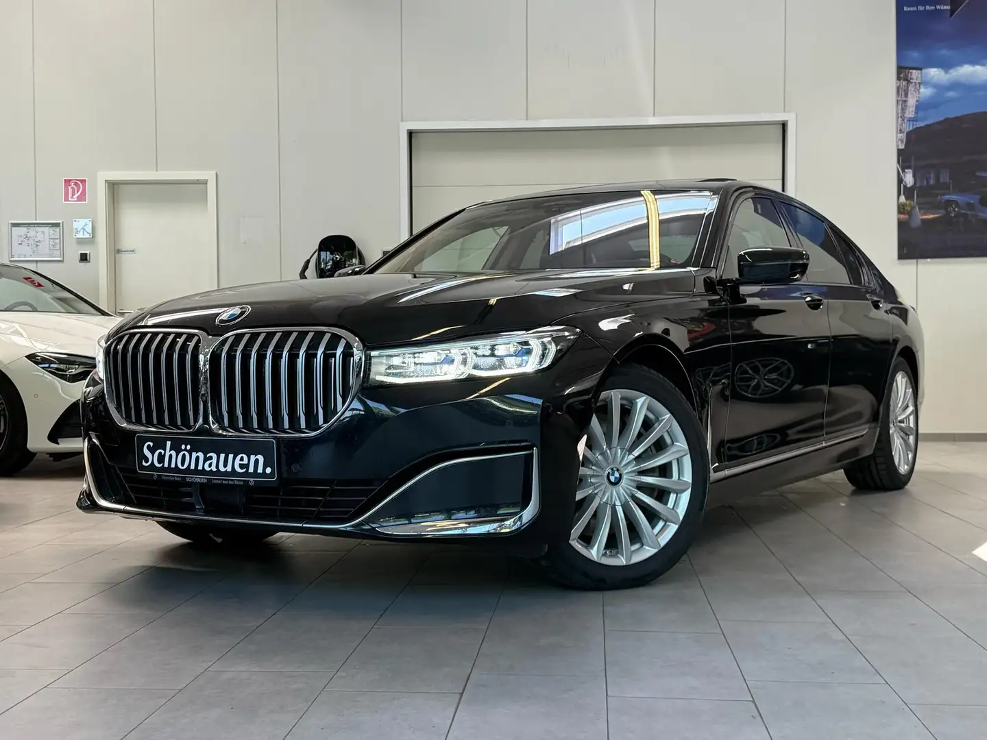 BMW 740 d xDrive ExecutiveDrivePro+SHD+HARMAN+MASSAG Czarny - 2