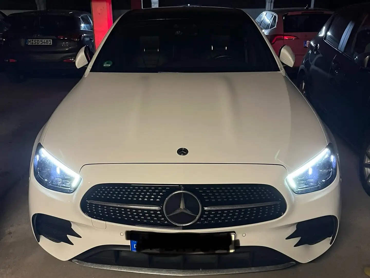 Mercedes-Benz E 400 E 400 d 4Matic 9G-TRONIC AMG Line Weiß - 1