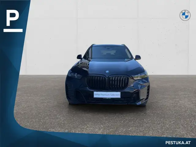 BMW X5 view 2