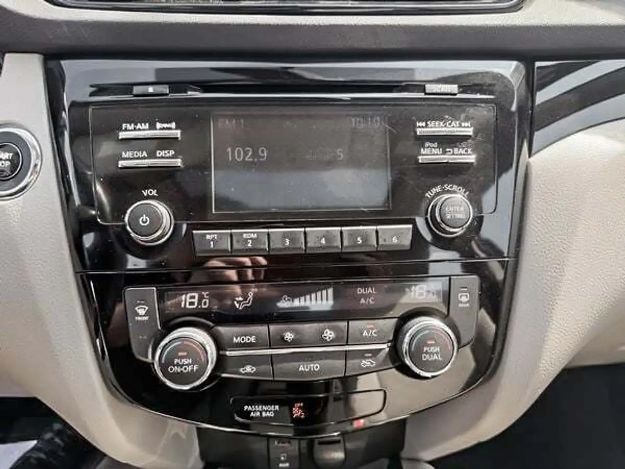 Nissan Qashqai photo Nissan Qashqai