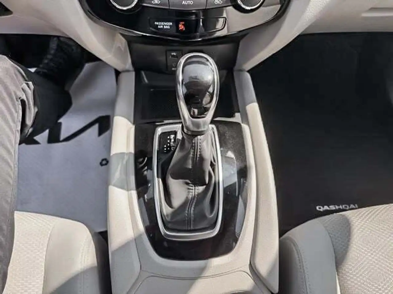 Nissan Qashqai photo Nissan Qashqai