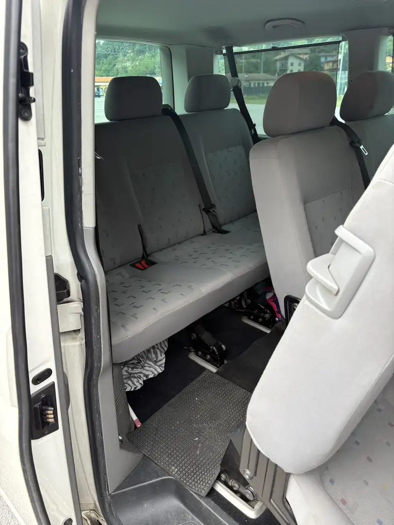 Volkswagen T5 Caravelle - 2