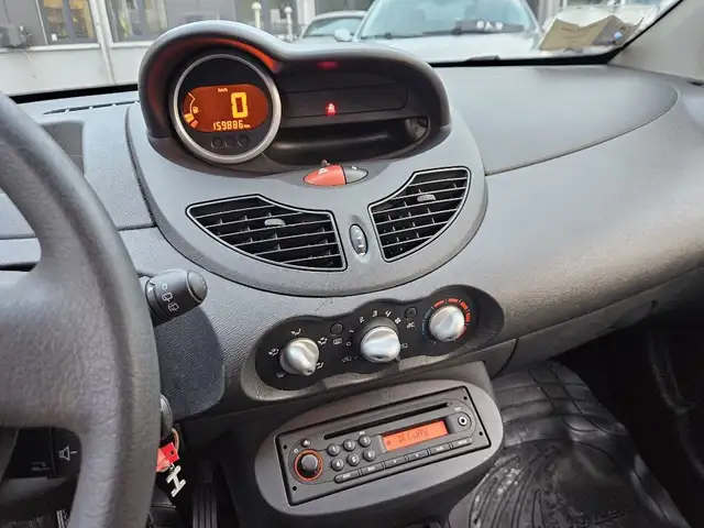 Renault Twingo view 11