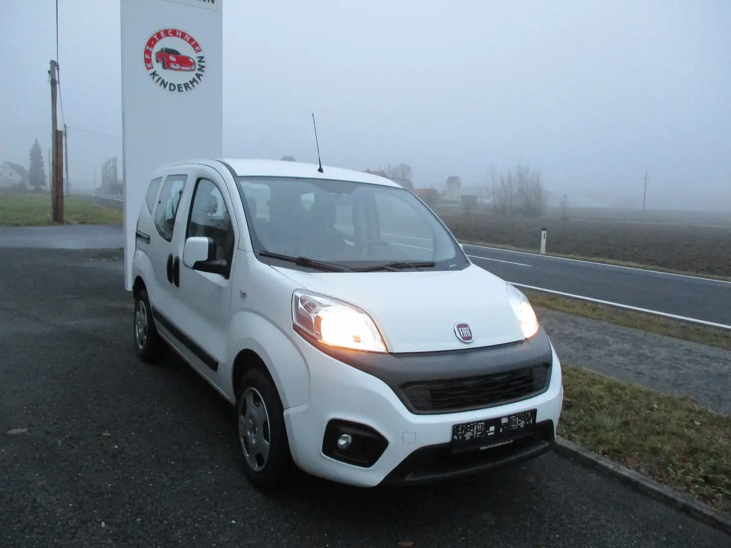 Fiat Qubo Lounge Blanc - 1
