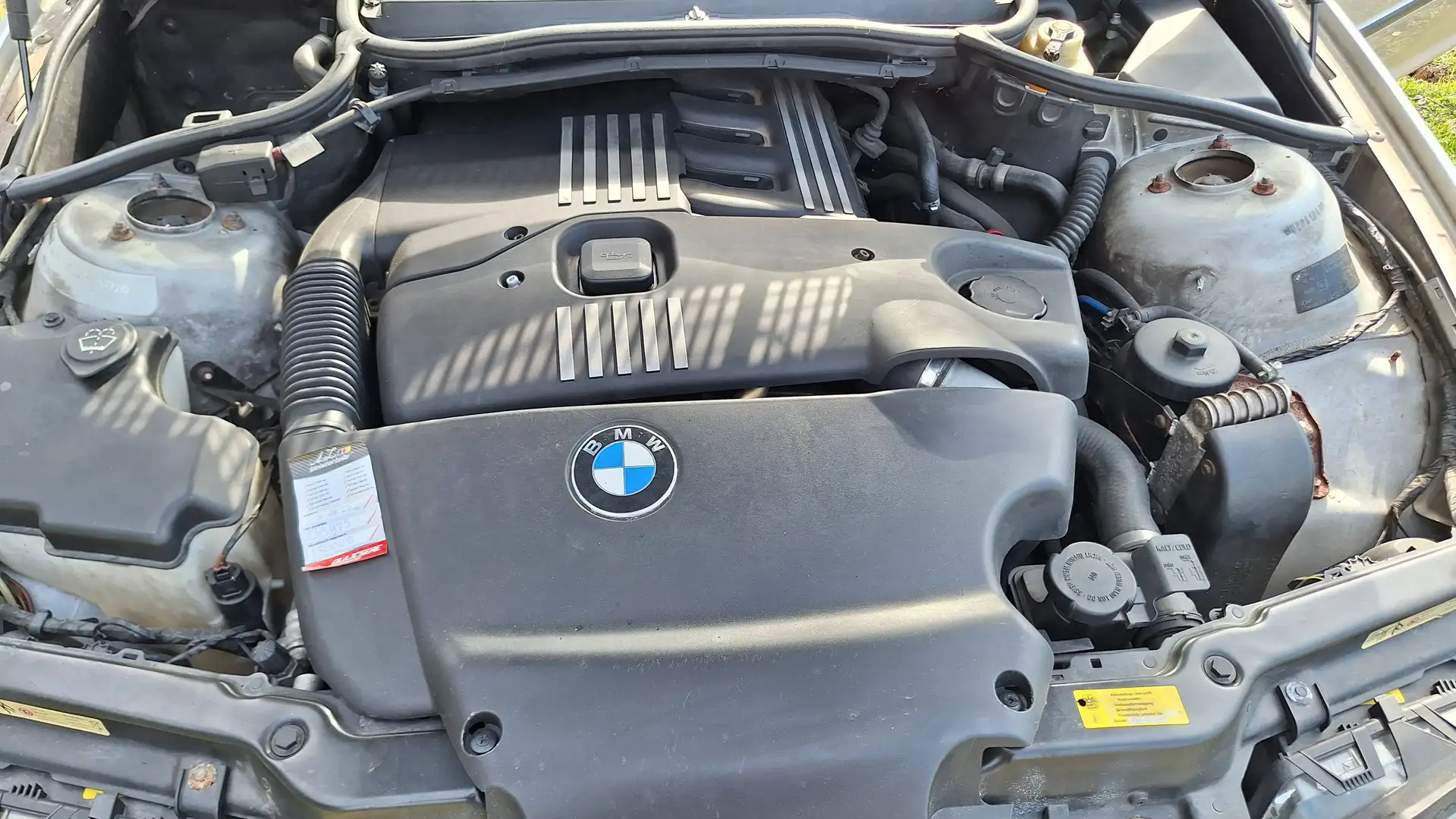 BMW 318 318d Edition Lifestyle Silber - 2