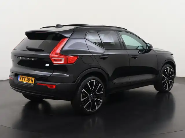 Volvo XC40 view 6