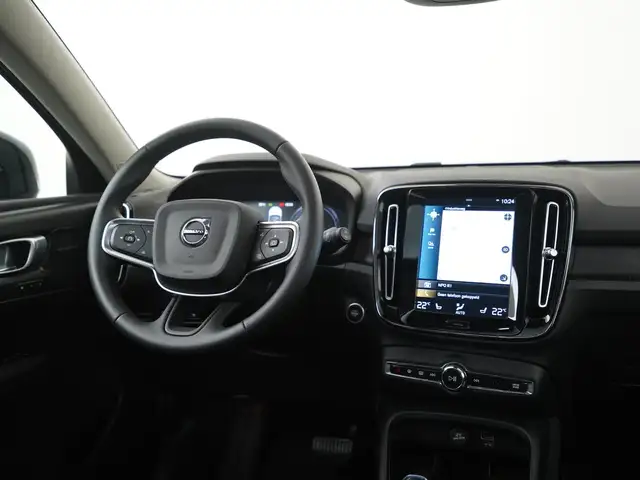 Volvo XC40 view 7