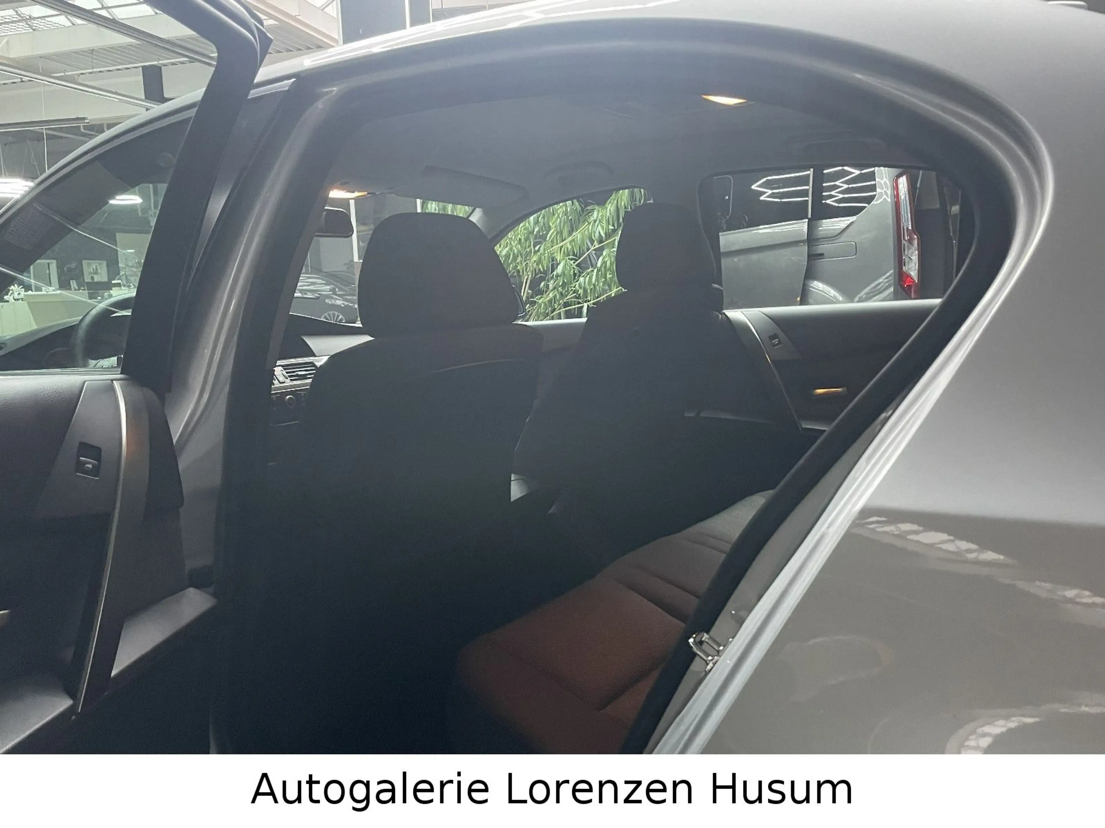 BMW 520 i — photo 11