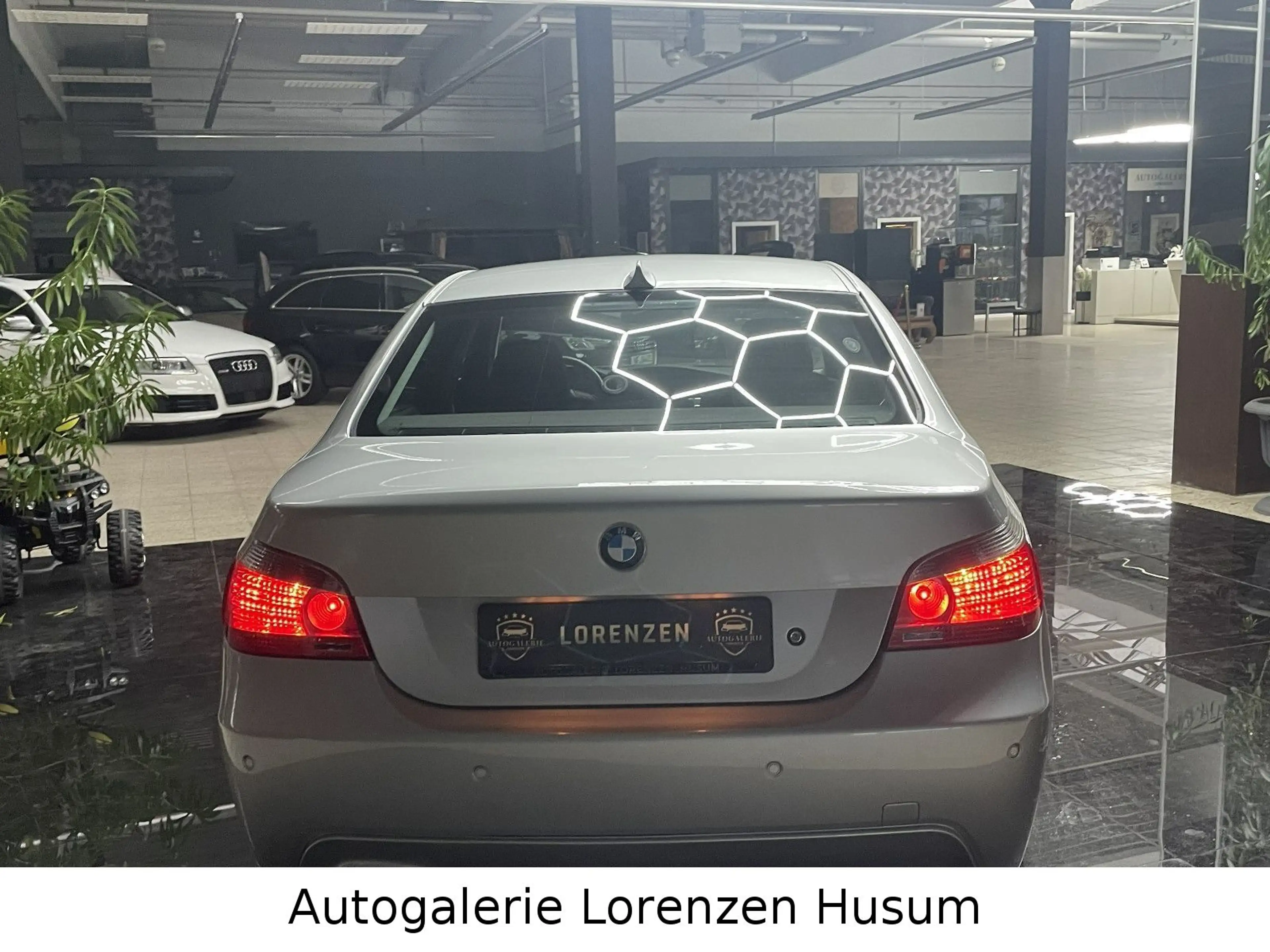 BMW 520 i — photo 8