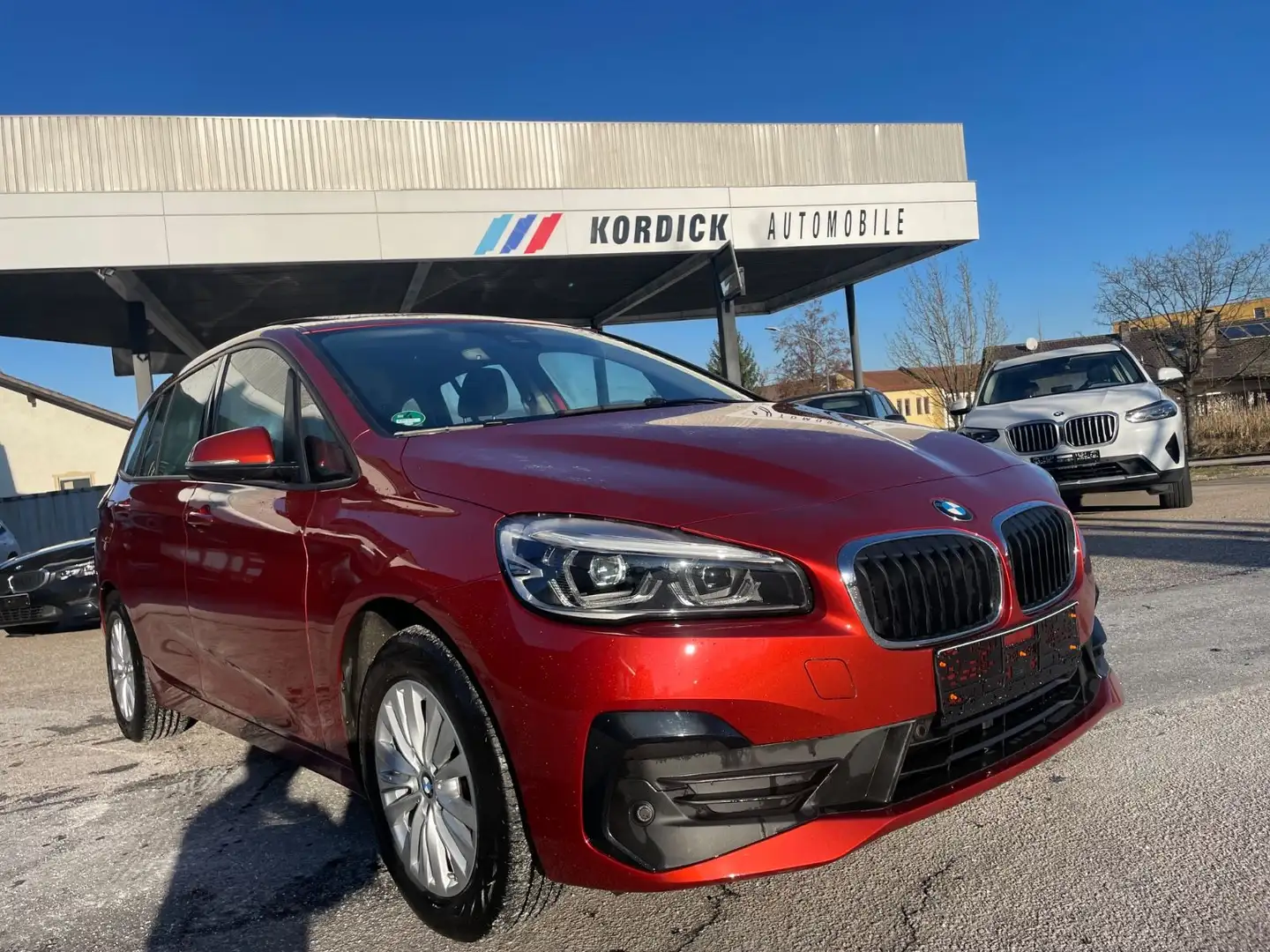 BMW 218 218iA GRAN TOURER "ADV."/NAVI/LED/PANO/CAM/SHZ Orange - 2