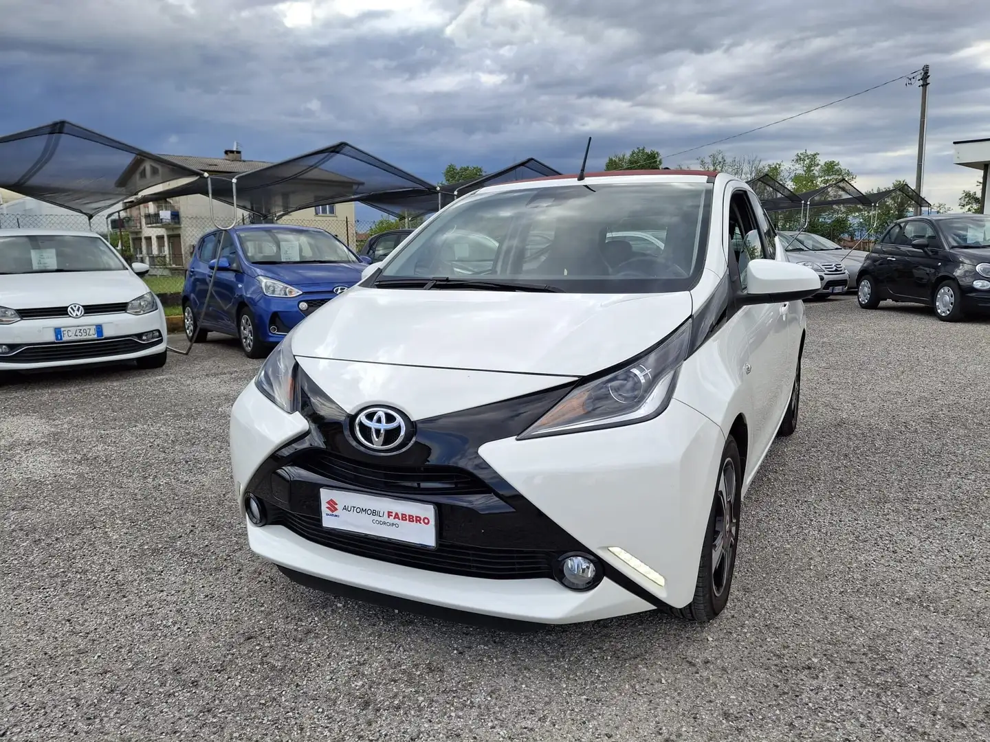 Toyota Aygo 1.0 B XWAVE Weiß - 1