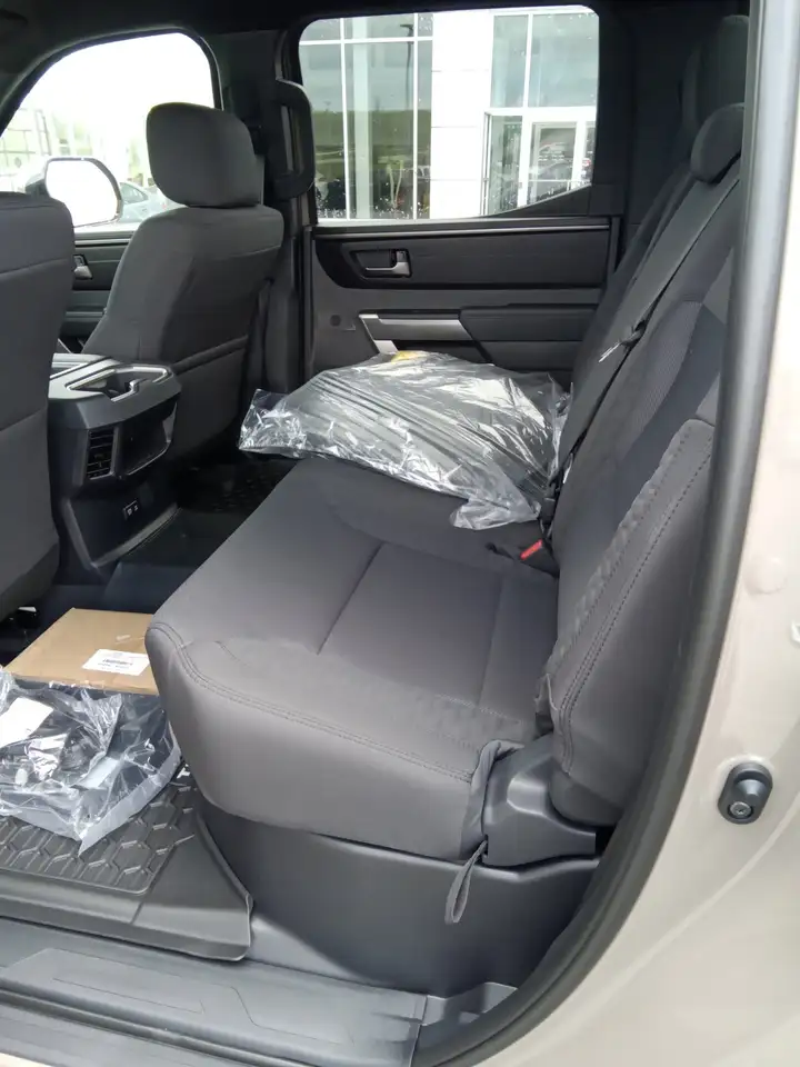 Toyota Tundra снимка Toyota Tundra