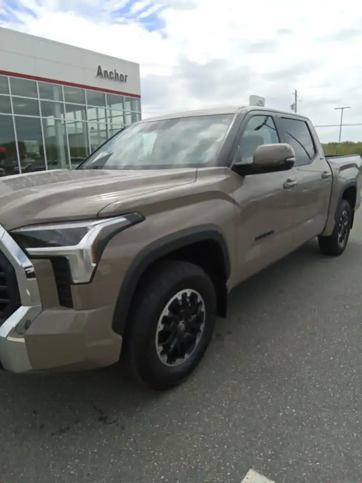 Toyota Tundra снимка Toyota Tundra