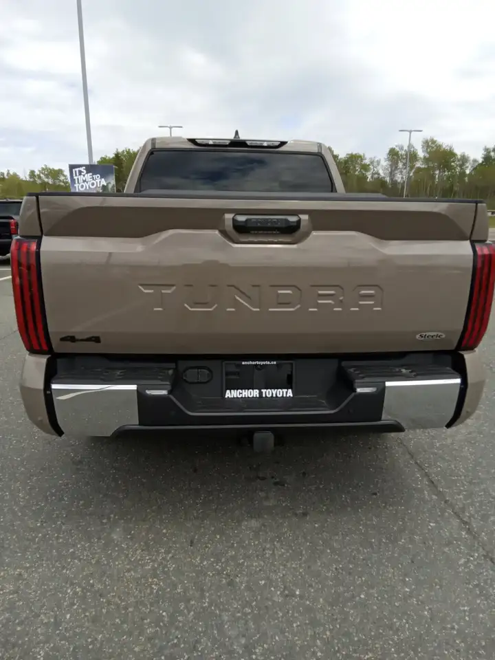 Toyota Tundra снимка Toyota Tundra