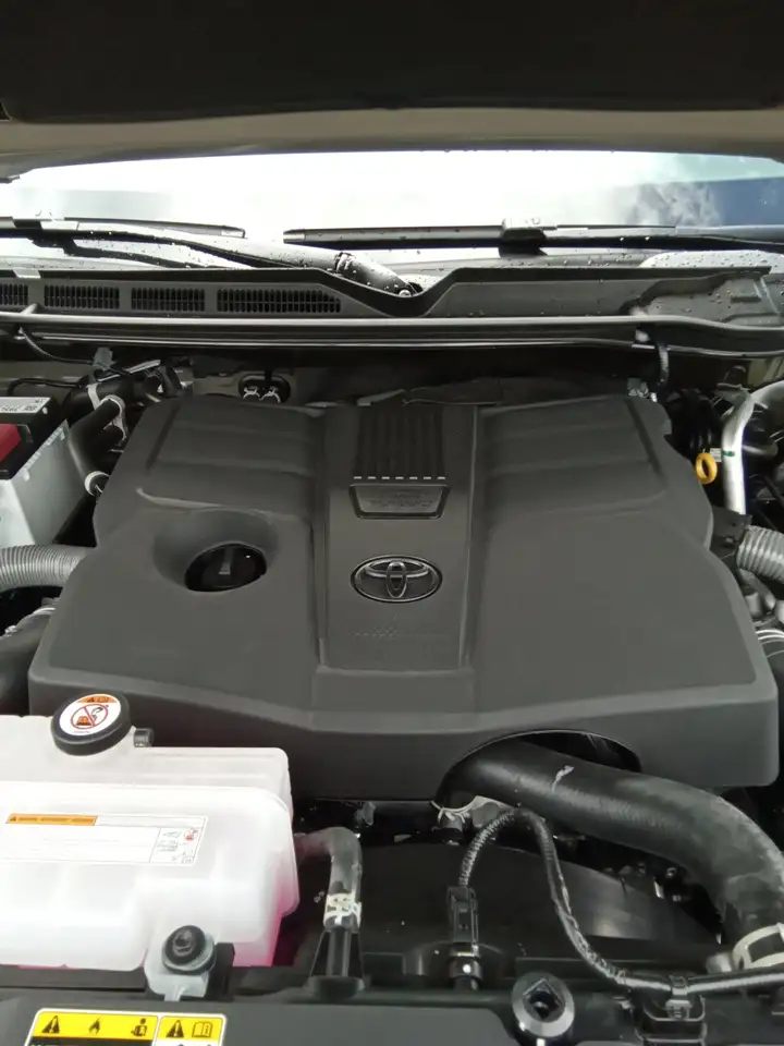 Toyota Tundra снимка Toyota Tundra