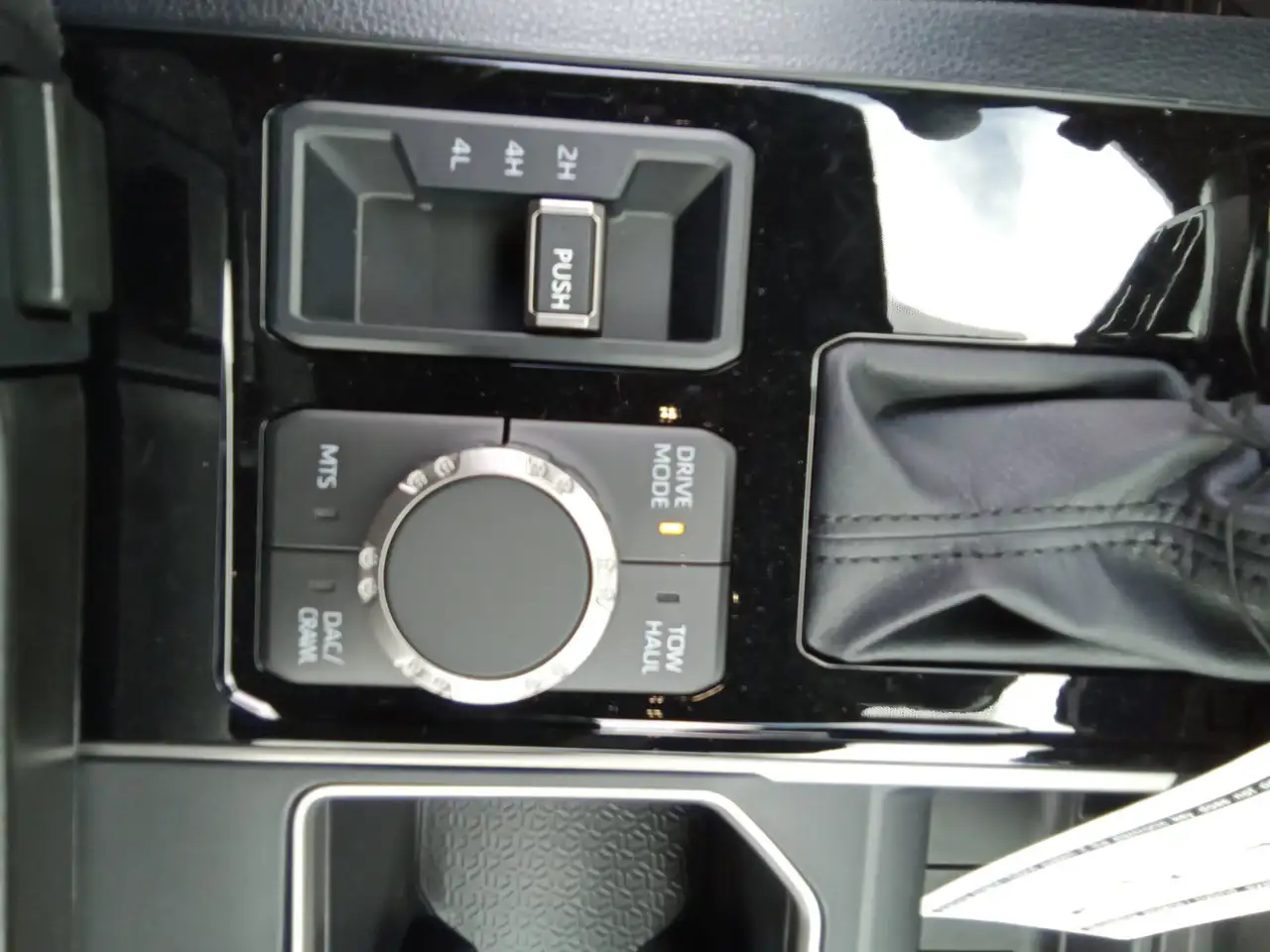 Toyota Tundra снимка Toyota Tundra