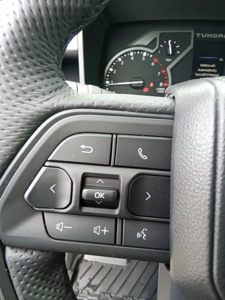 Toyota Tundra снимка Toyota Tundra