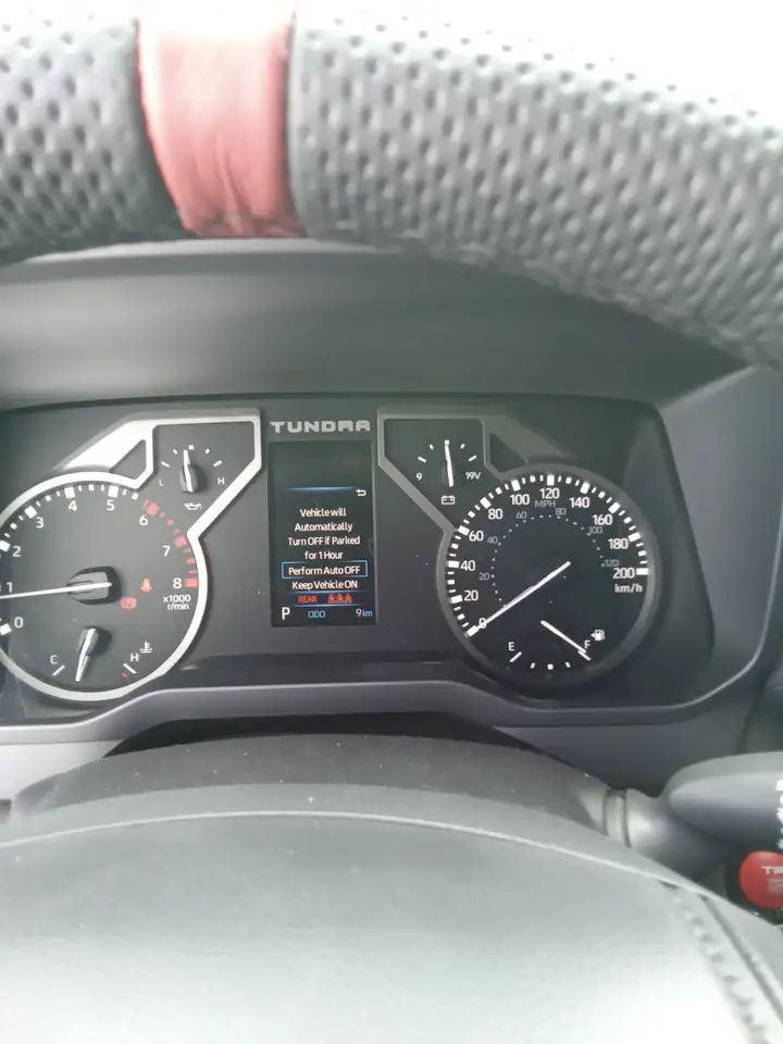 Toyota Tundra снимка Toyota Tundra