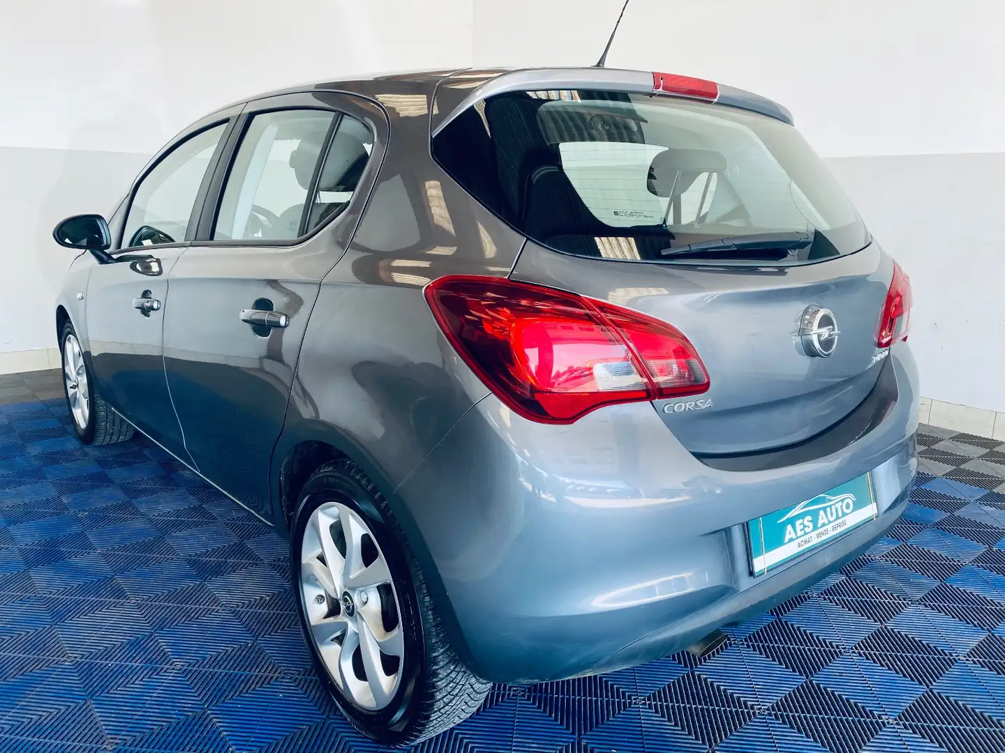 Opel Corsa Cosmo Gris - 2