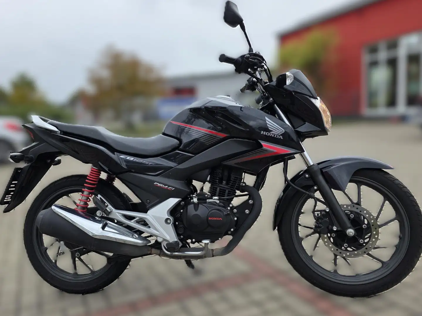 Honda CB 125 F Schwarz - 2