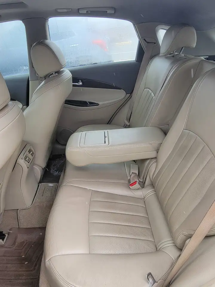 Infiniti QX50 снимка Infiniti QX50