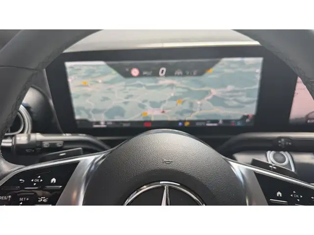 Mercedes-Benz 250 view 12