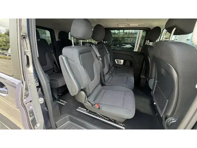 Mercedes-Benz 250 view 10