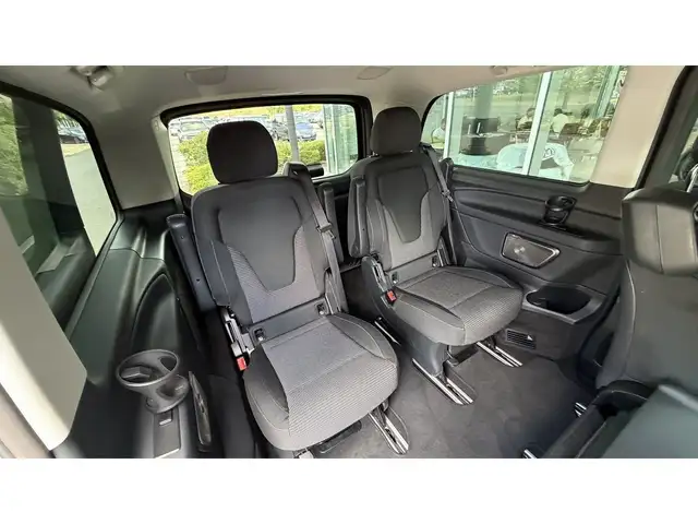 Mercedes-Benz 250 view 11