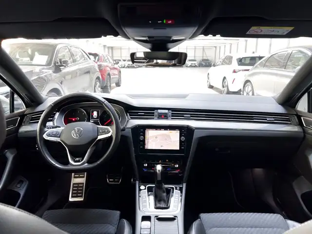 Volkswagen Passat view 9