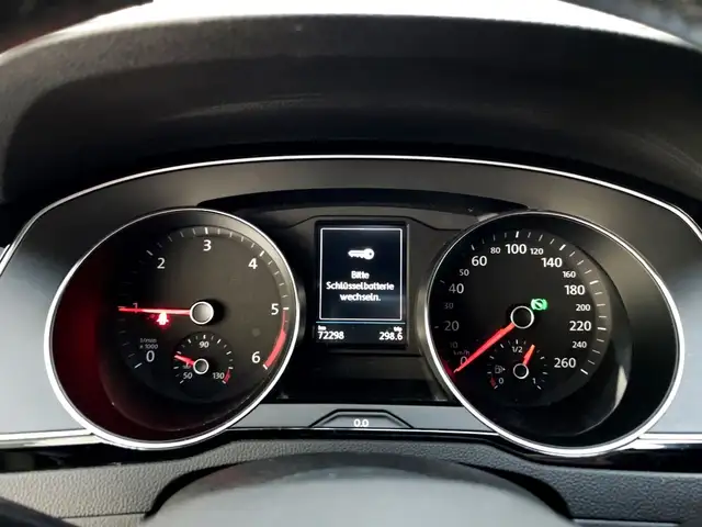 Volkswagen Passat view 7