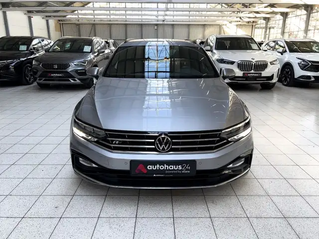 Volkswagen Passat view 2