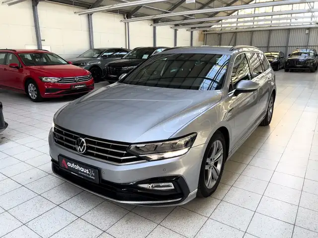 Volkswagen Passat view 3