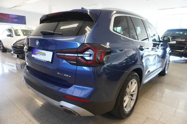 BMW X3 view 5