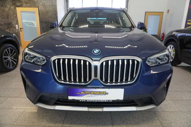 BMW X3 view 3