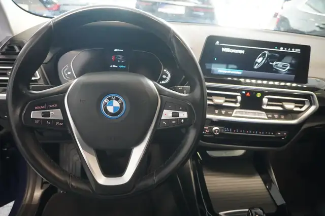 BMW X3 view 10